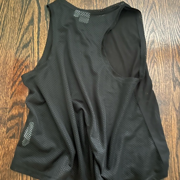 Black athletic puma tank - Picture 3 of 4